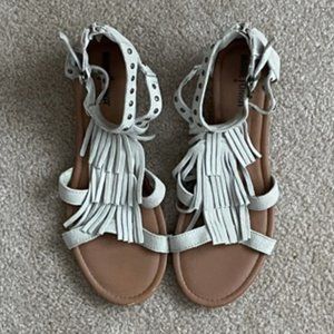 Minnetonka Fringe Sandals.  Off-white. Size 9.